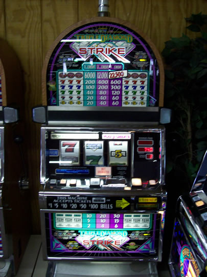 triple diamond strike slot machine